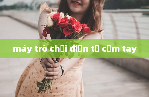 máy trò chơi điện tử cầm tay