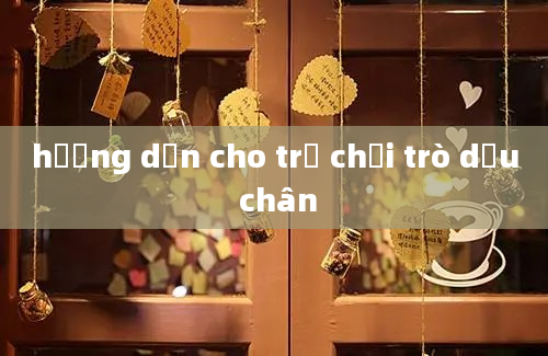 hướng dẫn cho trẻ chơi trò dấu chân